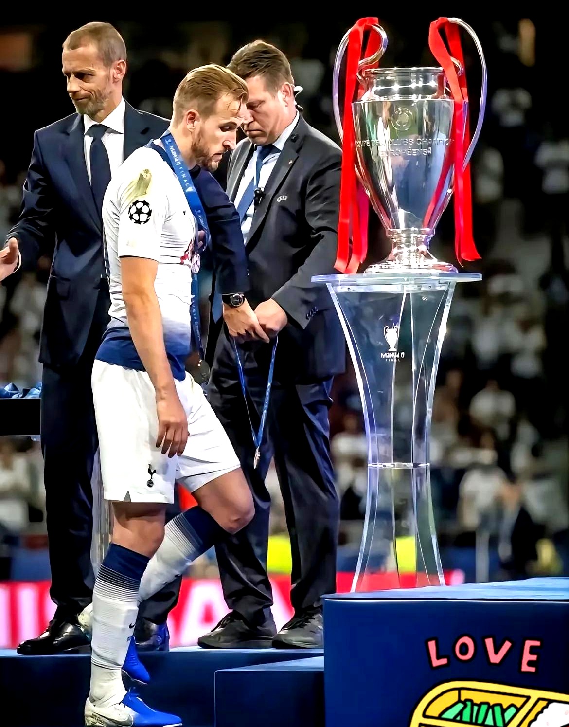 九游娱乐-切尔西官方回应恩佐事件