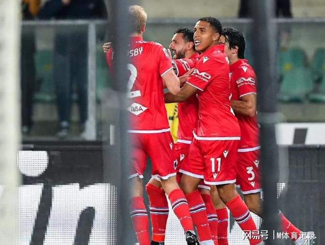 洛杉矶湖人内部会议纪要流出：今晨状态回暖，欧联使命明确，轮换策略成焦点