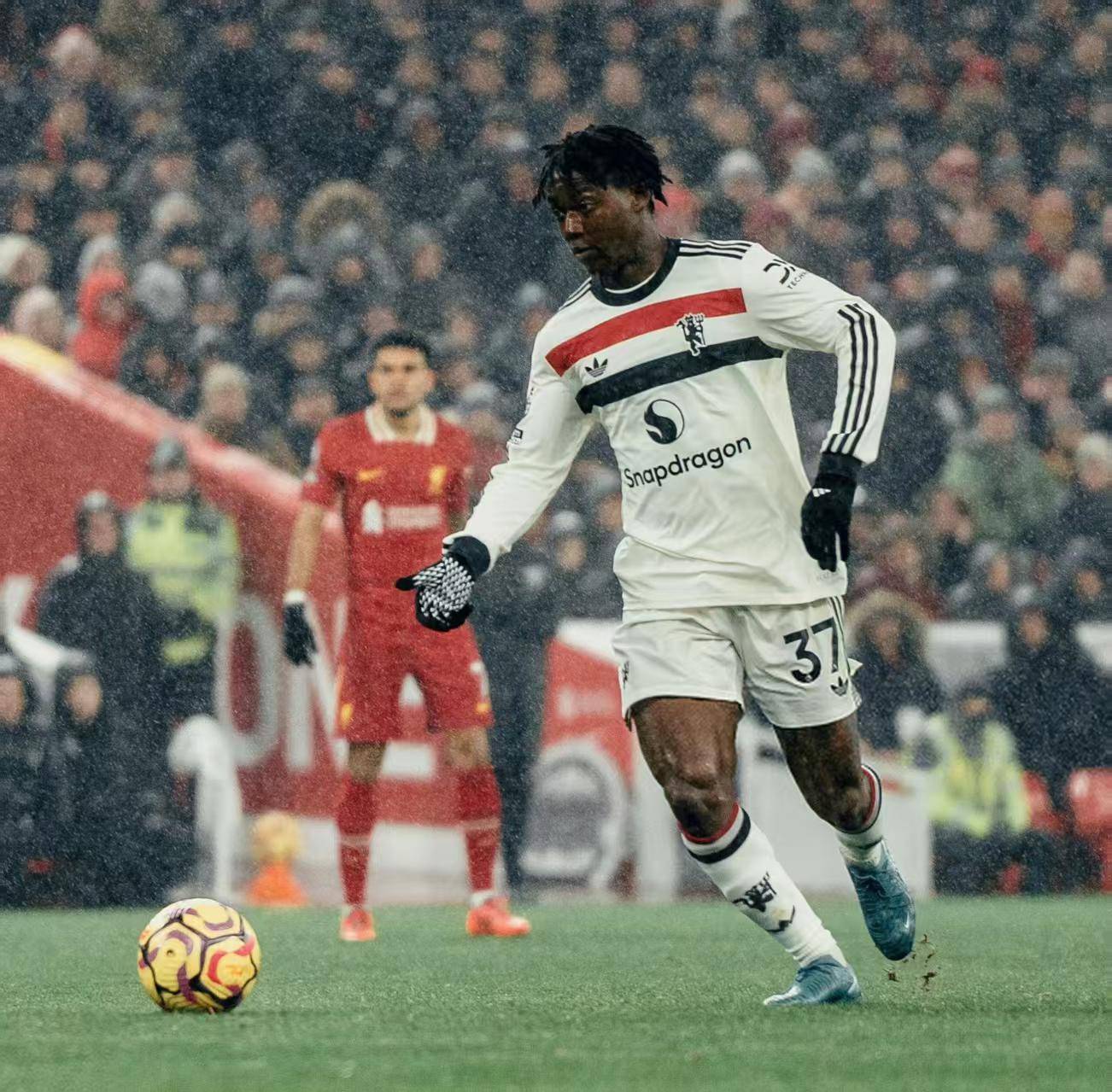 九游体育-今晨葡萄牙体育调整名单以备意大利杯，防线松动环节打磨，媒体盛赞，赛程密集仍需轮换的简单介绍